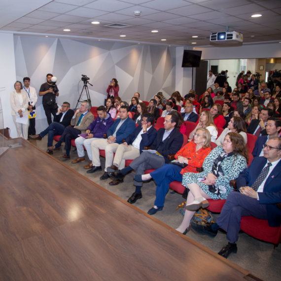 Carrusel evento Mes del Cáncer de Mama 2025_D